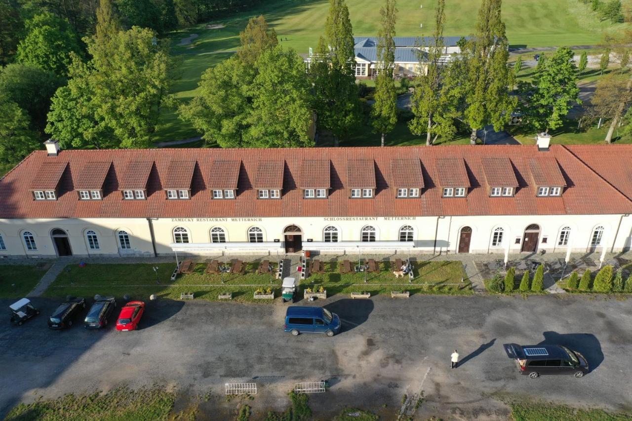 Zamecky Hotel Metternich Velka Hledsebe Экстерьер фото